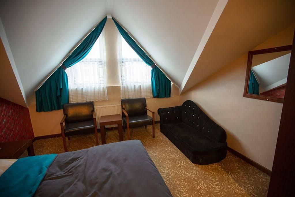 Highway Otel Elmalık Exterior foto
